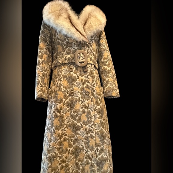 Jackets & Blazers - Stunning Tapestry Boho & Fox Fur Collar Coat